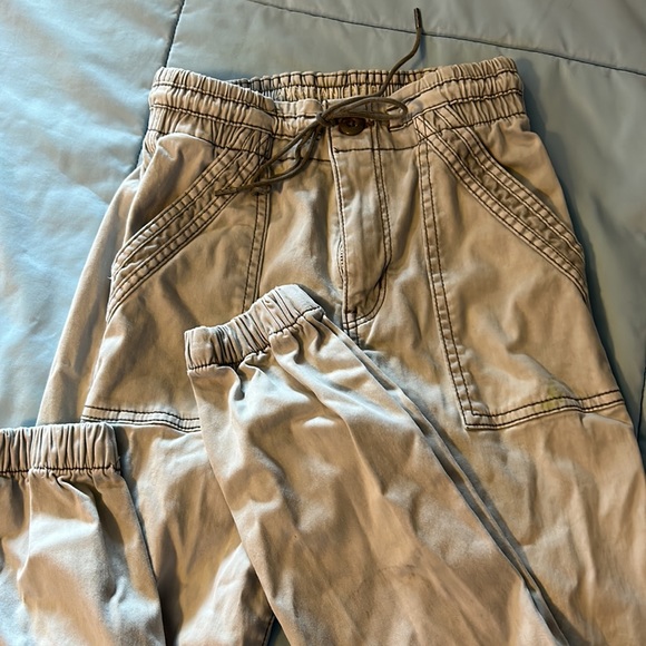 American Eagle, green cargo pants, size 0 women’s - Picture 2 of 7